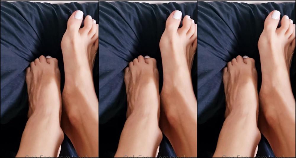 Anelyone Per Un Mio Fan A Cui Piace Sborrare Sul Cuscino