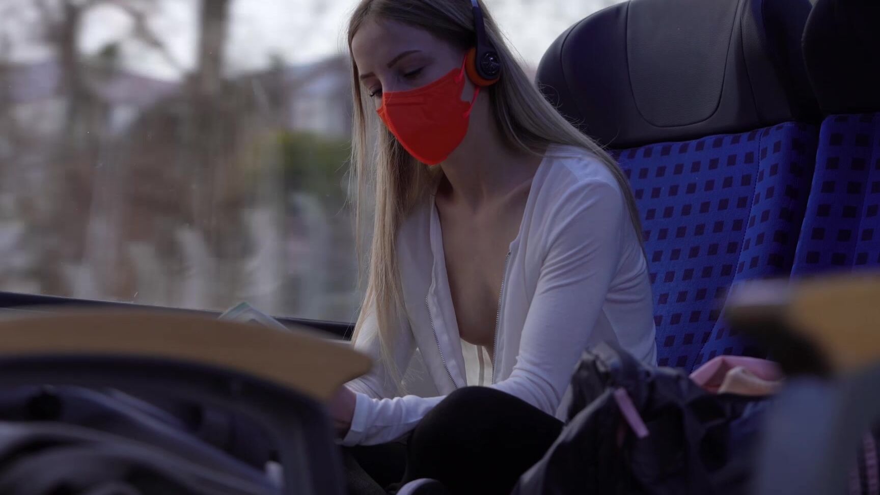 Amateur, Voyeur, Exhibitionism, Public Nudity, Flashing 2022-03-08 Michel Chloe - next level SiteRip