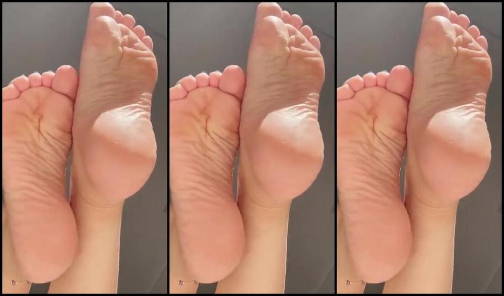 Mxdchai Onlyfans Ppv Video I Just Love Teasing Your Hard Dick With My Soft Soles Sock Removal And Dangling My Soles Above 2 Premium