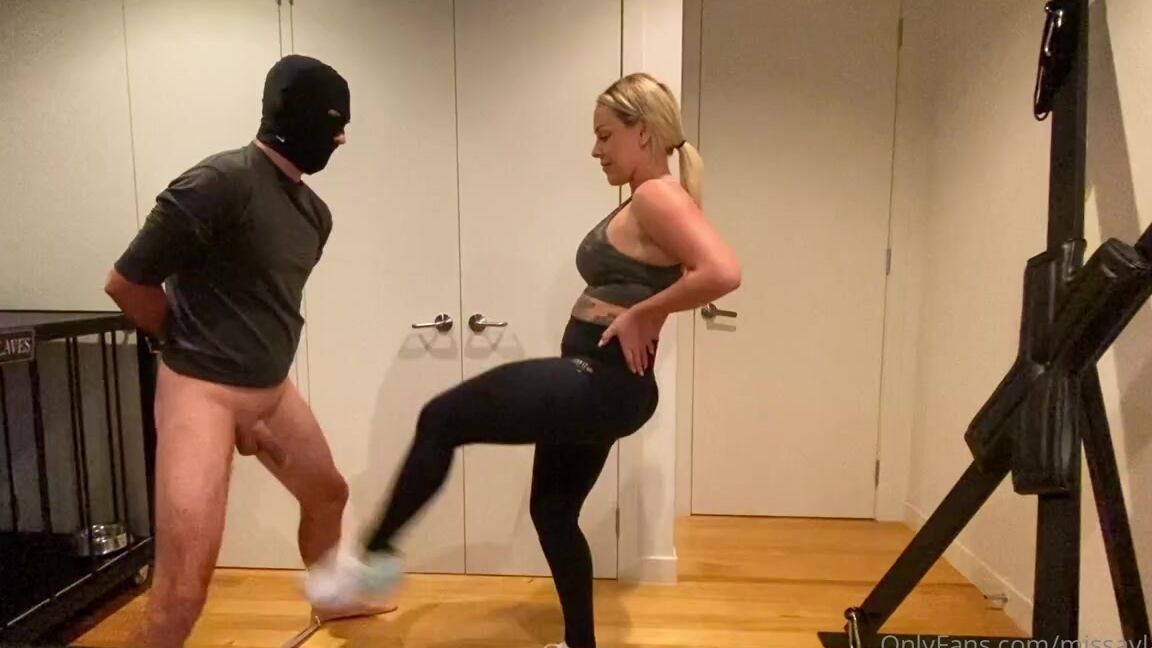 Miss Ayla Reid Nicknamed Missaylareid 03 29 2022 Onlyfans Video Destroying Balls Amp Having Fun Doing It