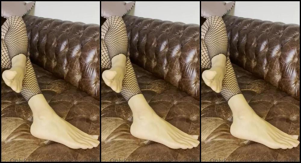 Worldsexiestfeet Onlyfans Full Video Is 330 Mins Dm Me If You Re Interested