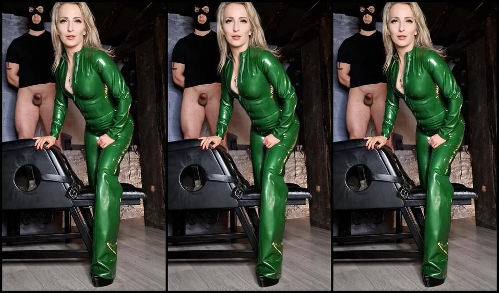 Misscourtneym Onlyfans Happy Jos In My New Green Latex Mrcourtneymp