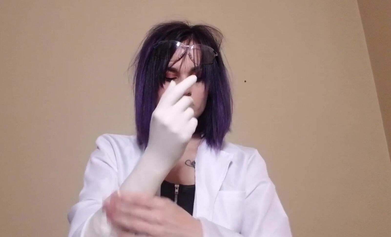 Nina Crowne - Mad Scientist Performs Experiment On You ManyVids