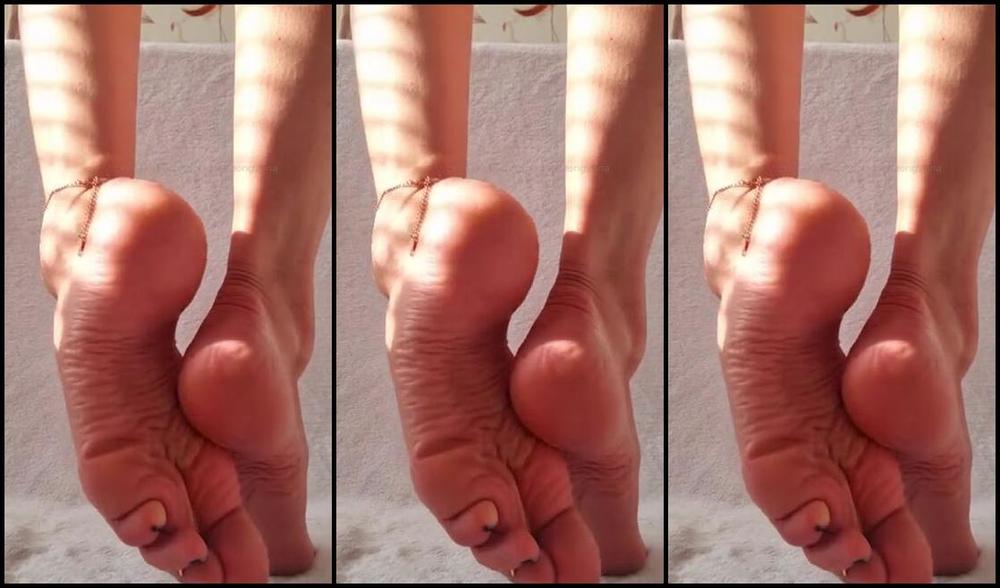 Footish Queen Galina Nicknamed Footishqueengalina 05 01 2024 Onlyfans Video You Like My Black Toes What About A Close Up With Some Joi Game