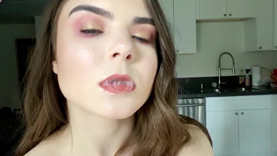 Meganmarxxx Blowing Spit Bubbles