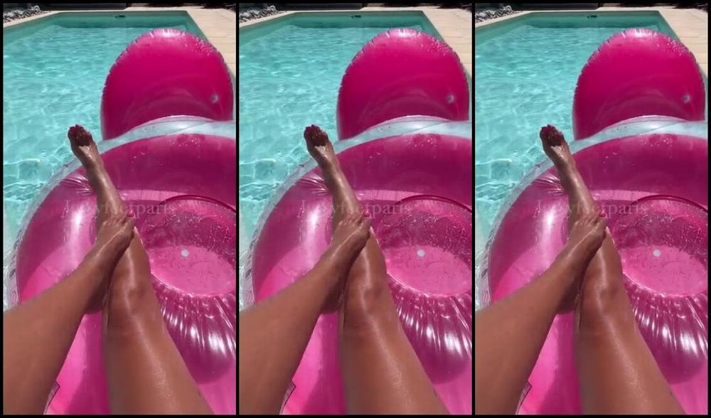 Jessyfeetparis75 Onlyfans Pool With My Friends Ta Vido Gratuite Du Lundi Free Monday Video Vous Pouvez Remarquer Mes