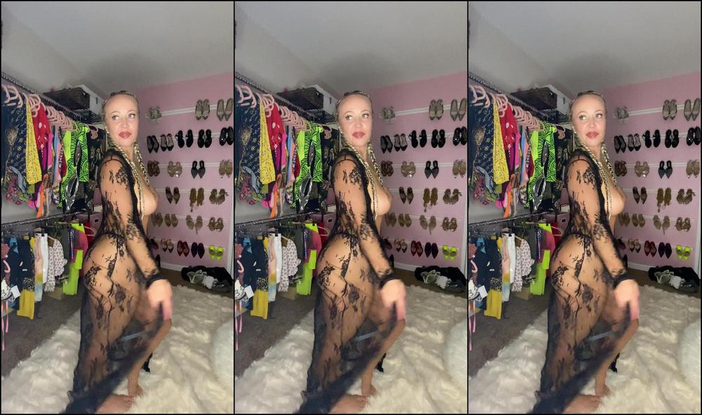 Taylored Trying On A Few Things What Do You Think