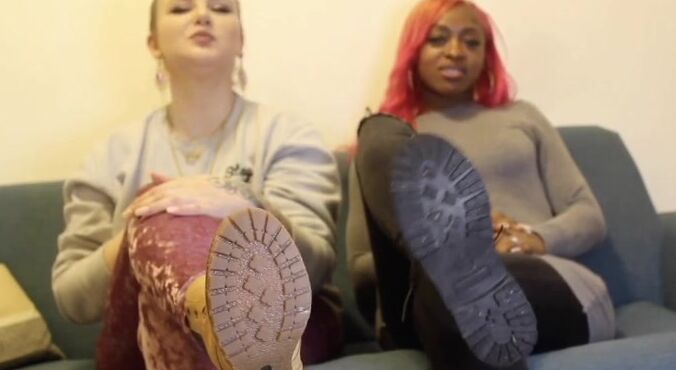 Anushkavelvet It S A Rainy Snowy Day In Nyc And You Ran Into Us Two Fun Fact Queen Veiny Feet Aka