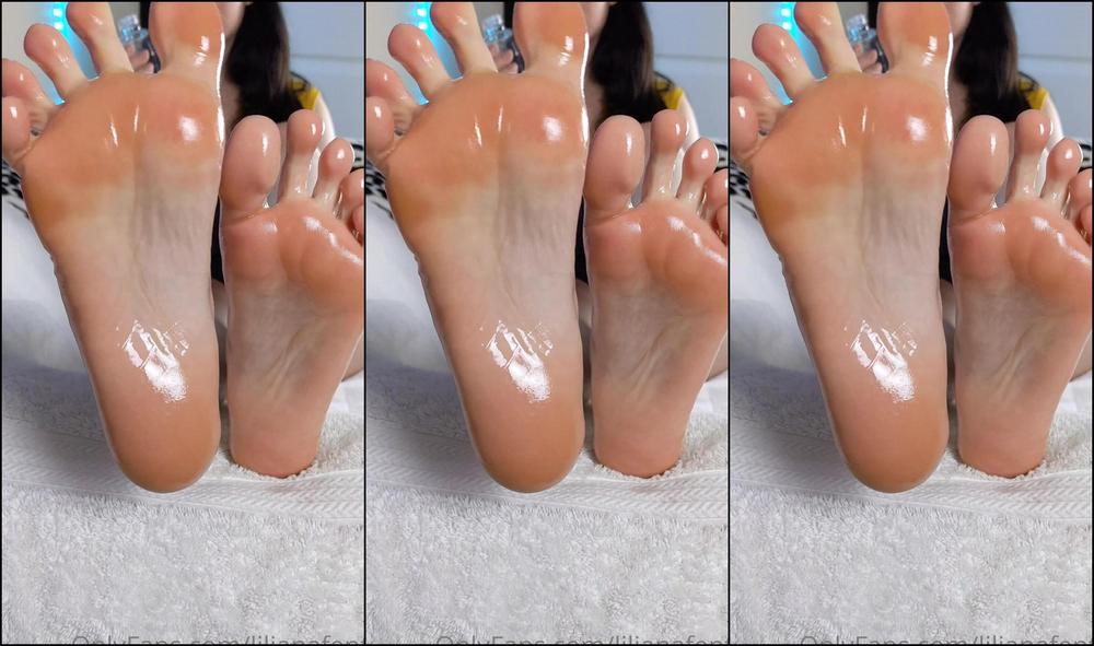Lilianafenty Getting My Soles As Oily As I Possibly Can Don T You Wish You Could Feel How Slippery Th