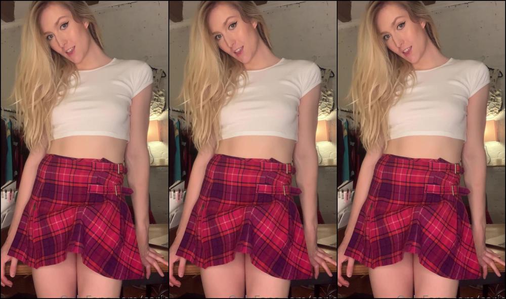 Cariek 2902972651 06 14 2023 Playing On Your Desk