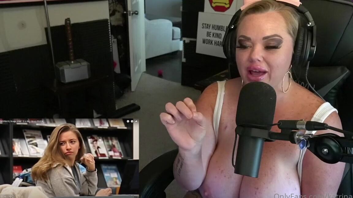 katrinathicc-25-08-2021-2203119047-nude-reactions-blasting-inappropriate-songs-part-3-in-the-library-prank