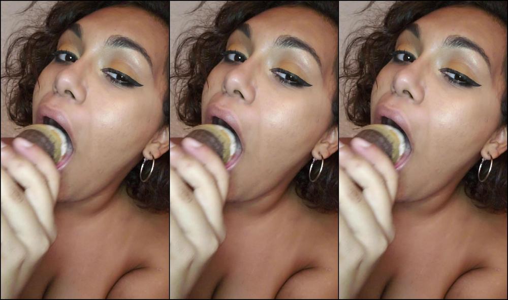 Thickprsoles Hmm I Got Some Guys Who Like Watching Me Eat My Ice