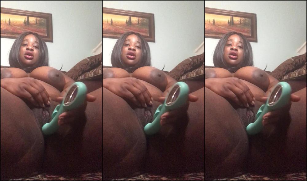 Cocoshea Well The Live Went Wack But I Managed To Record Me Playing In My Meaty Pussy My Cl