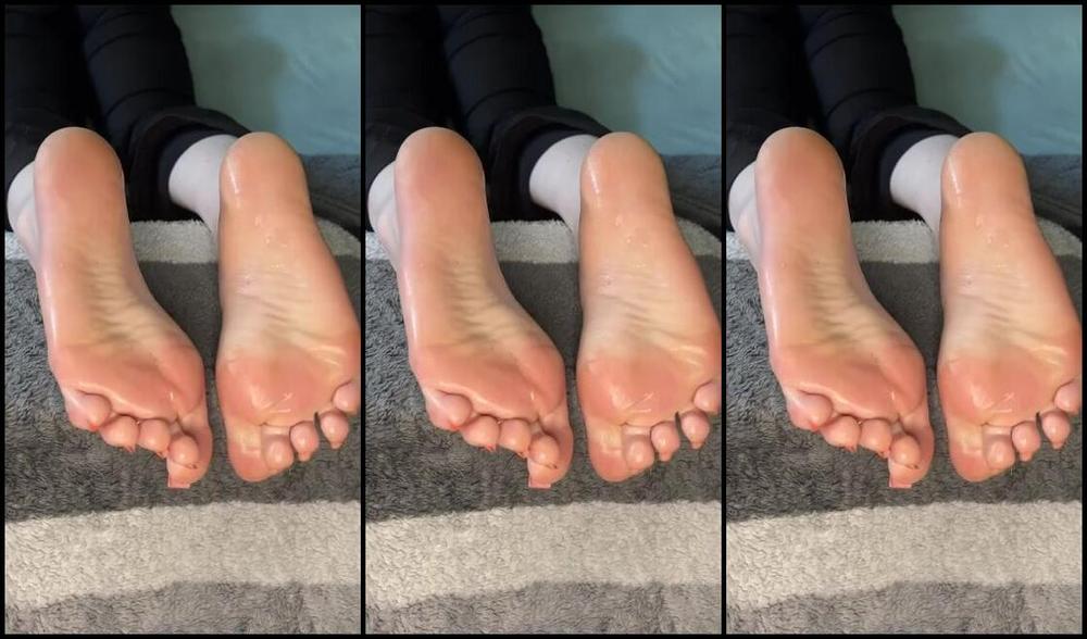 Nikkisoless Onlyfans My Daily Dose Of Cum On My Stinky Work Soles I Would Take 100 S Of Cum Shots On My Soles And Just