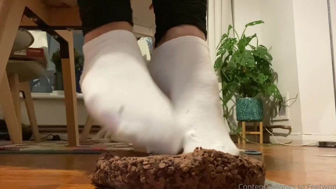 Feetwonders Onlyfans Cake Crushing With Sockshumiliation This Is A Custom The Person Who Bought It Stated That I Should 7Tmp