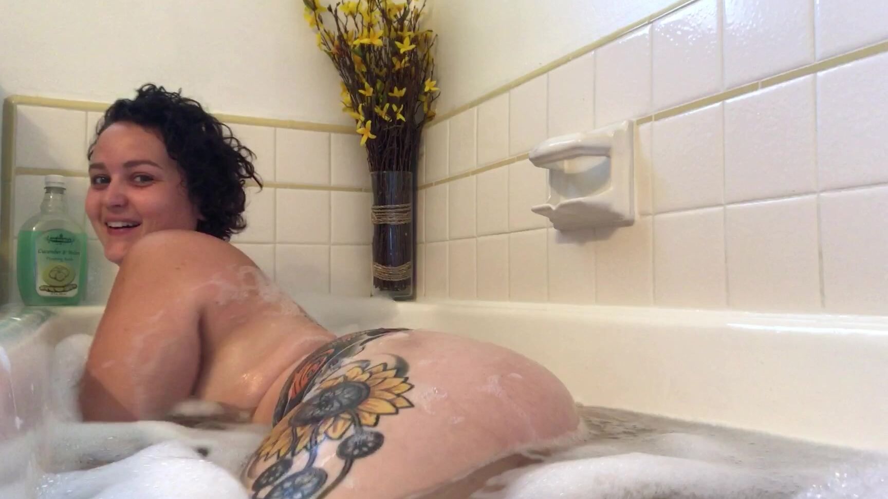 Thickii Nickii All Oily And Wet