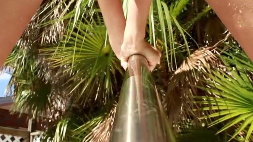 Glamortica Gias Public Pool Finger Fuck