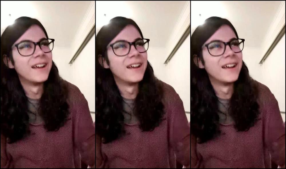 Littlemapleberry Stream Started At Am Hewwo