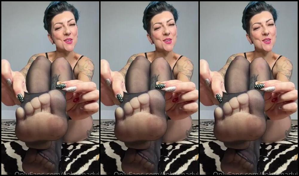 Solesmad Fetish Queen Aka Solesmadvip Onlyfans For My Stocking Fetishists I Take Off My Socks For You Happy Sunday
