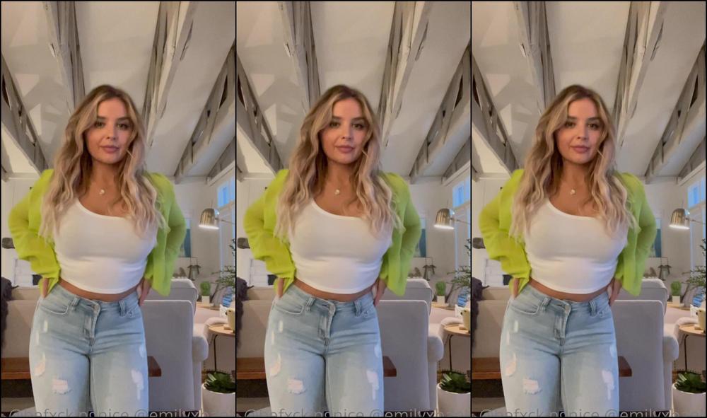 Emilyxbanks 2022 04 05 Always Pulling Up My Pants Fixing My Hair Amp Flashing My Tits