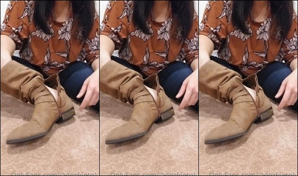 Jadezfeetplus 2242598946 10 09 2021 My Naked Foot Is So Sweaty It Will Not Come Out Of My Boot