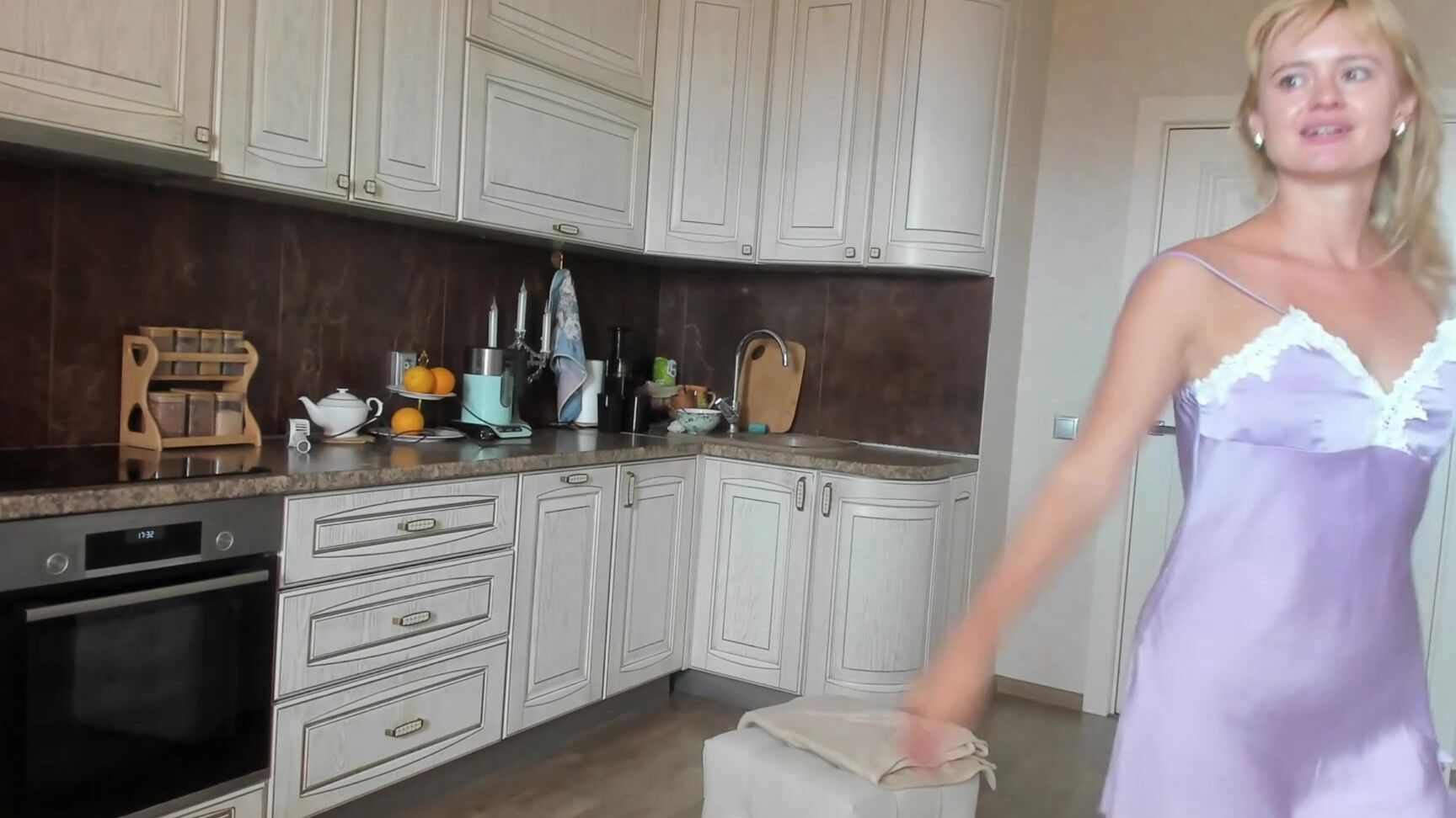 Girl Jerks Off A Dildo With Her Feet