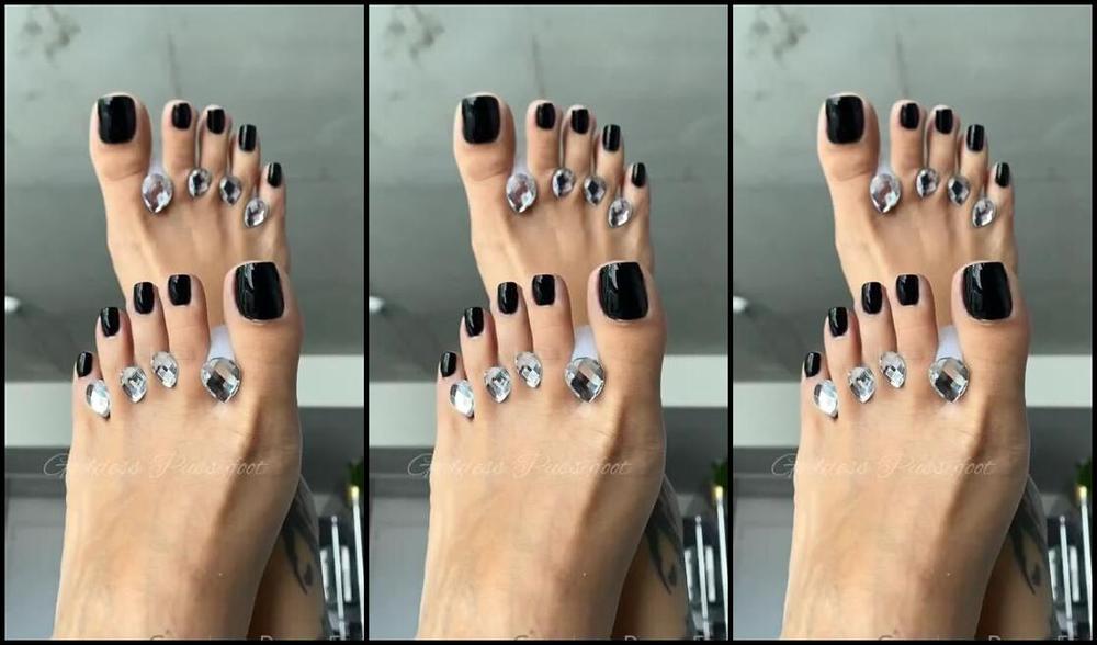 Goddess Pussyfoot Aka U186296307 Onlyfans I M Feeling Fancy Dripping In Diamonds Goon To My Gorgeous Black Toes M