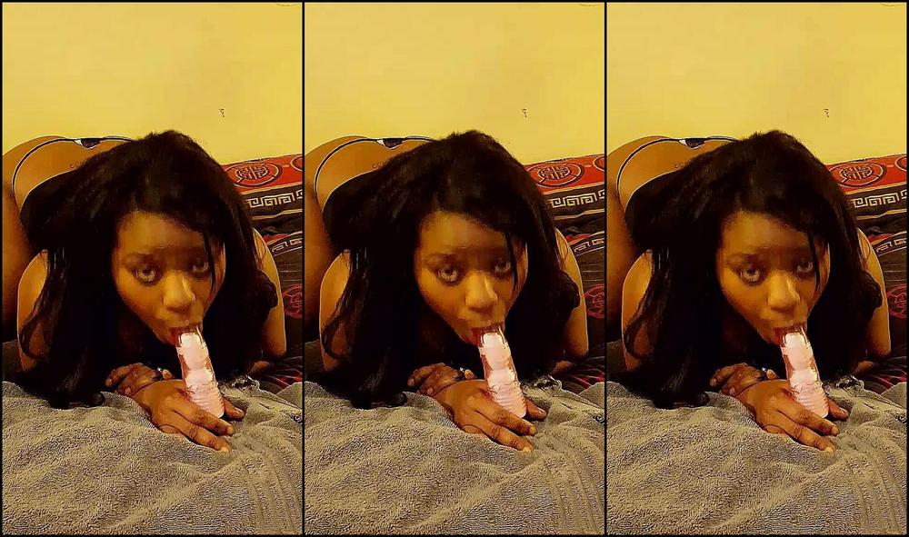 Renelove Renelove Sucks A Pink Dildo