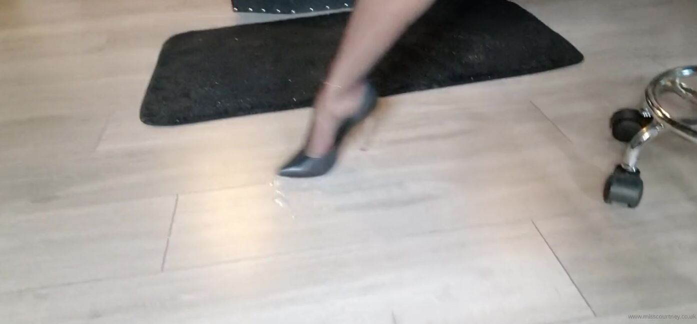 Misscourtneym Onlyfans Clean The Spunk From My Casadeisp