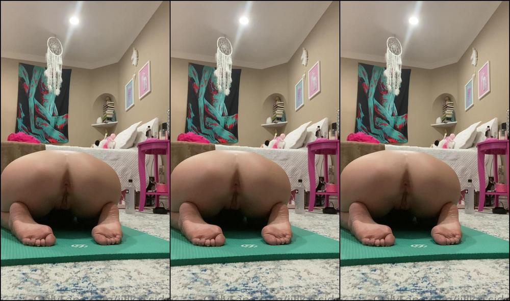 Jillkassidyy Early Morning Yoga Happy Friday Y All