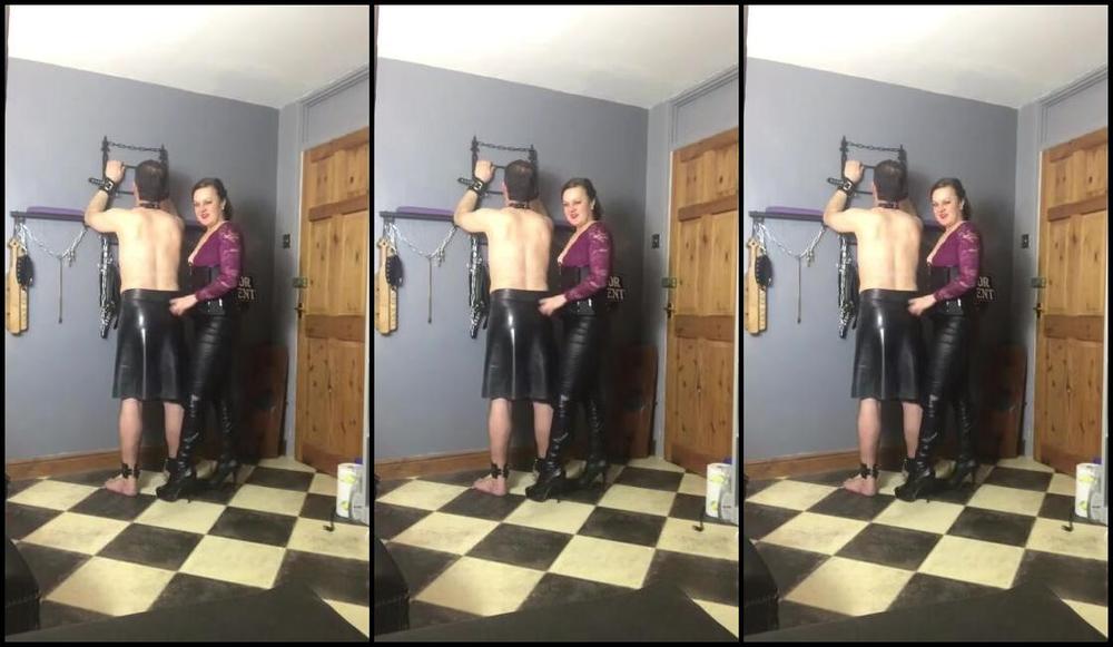 Mistress Athena Nicknamed Mistressathena Onlyfans A Latex Sub Amp A Single Tail Whip Perfect Combination For Mistress Athena