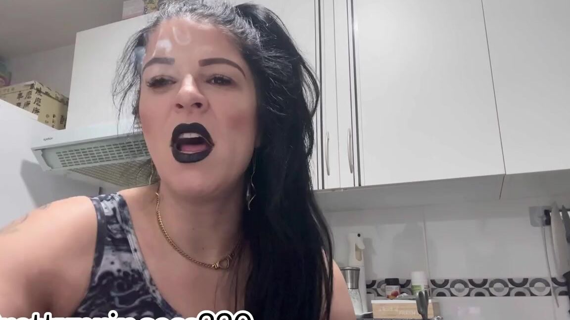 Prettyprincess220 04 17 2024 Onlyfans Video Me Queda Bien Con Punta Labio Negro Burping And Smoking Whit Black Lipstick
