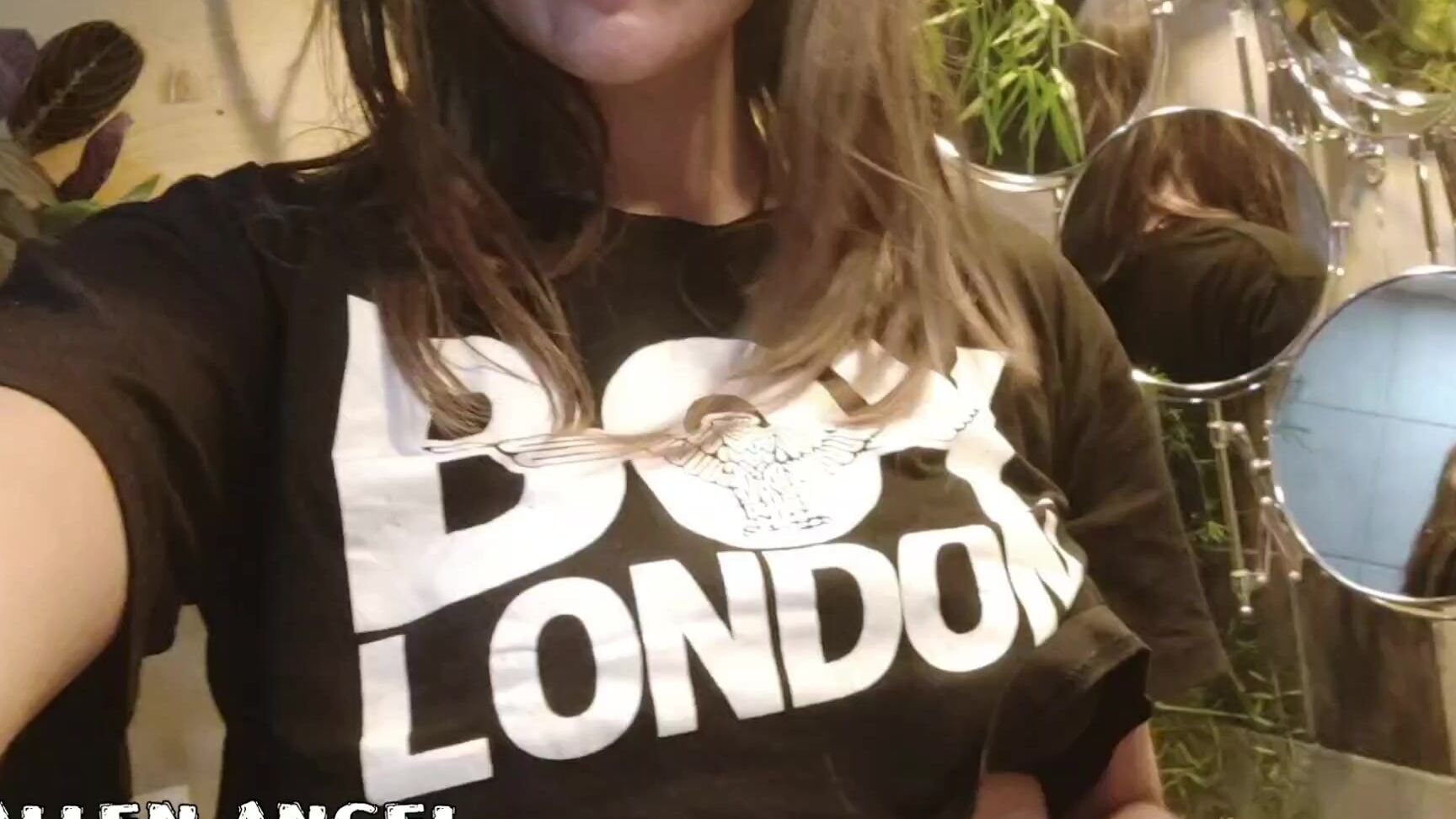 Honey Luna Cute Teen In Short Shorts Pee