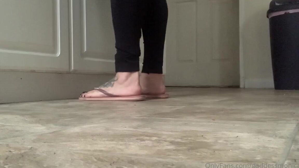 Goddessmonica00W Onlyfans Making Coffeep