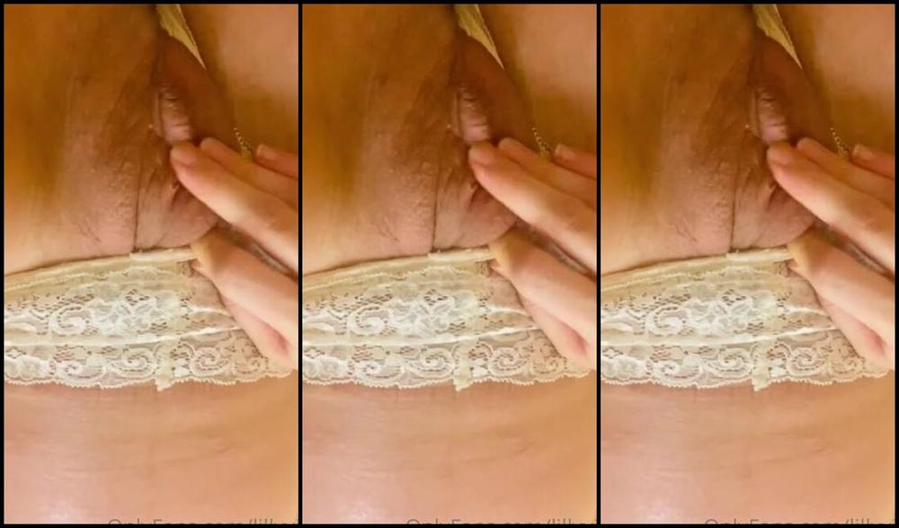 Lillyvig Onlyfans Taking A Break From Studying Some Mid Day Fun For You Daddy Watch The Clip To Dee How Wet I Get 3