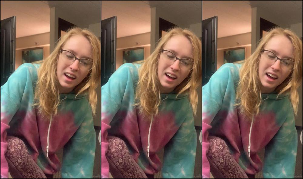 Macynikole Travel Updates Showing Off My Stinky Socks And Upcoming Fun Lol This Was Before The Ho