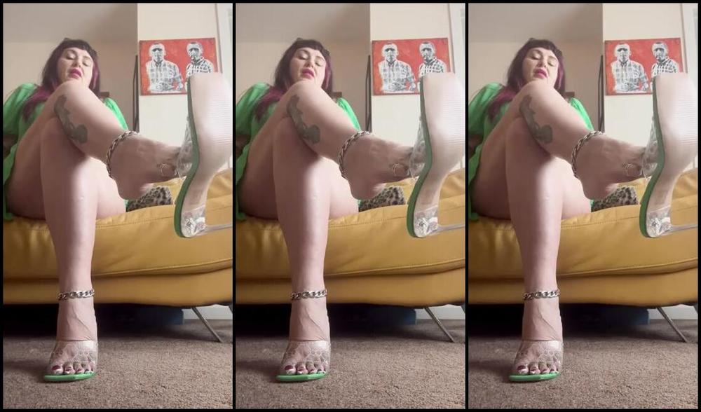 Killersexyfeets Nicknamed Killerkell Onlyfans Who Loves A Tuesday Morning Dangle