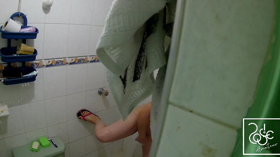 Amateur,Bathroom sex,Big Tits,Latina,Voyeur Cams rosie amateur my cousin spies on me while i bathe ManyVids