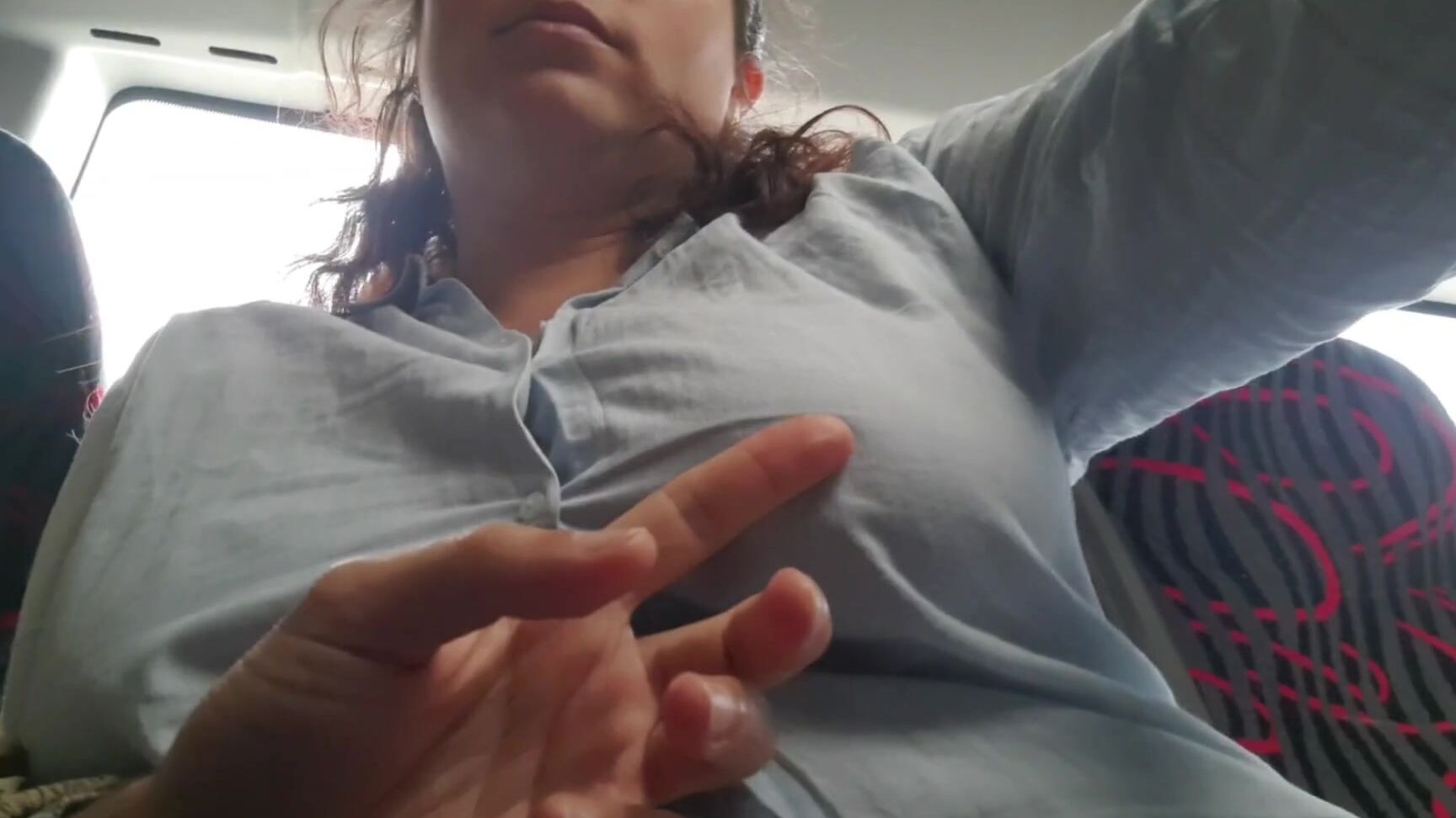 Вуайерист Соблазняет Милфу Пососать И Подрочить Его Хуй В Автобусе Pornhub Com