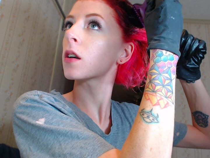 18 & 19 Yrs Old, Hair, Hair Color, Short Hair, Teens SchuylarWitch hair dyeing pink to red ManyVids