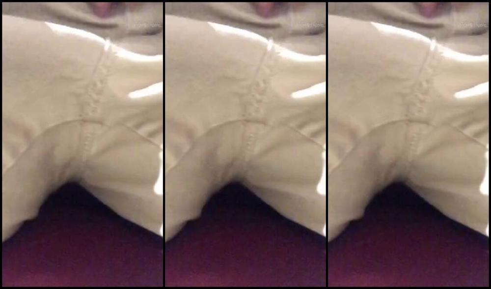 Hannah Hunt Nicknamed Horny Hippie Onlyfans Naughty In The Airport Again There Were People Literally Surrounding Me Excuse The Camera Shakiness