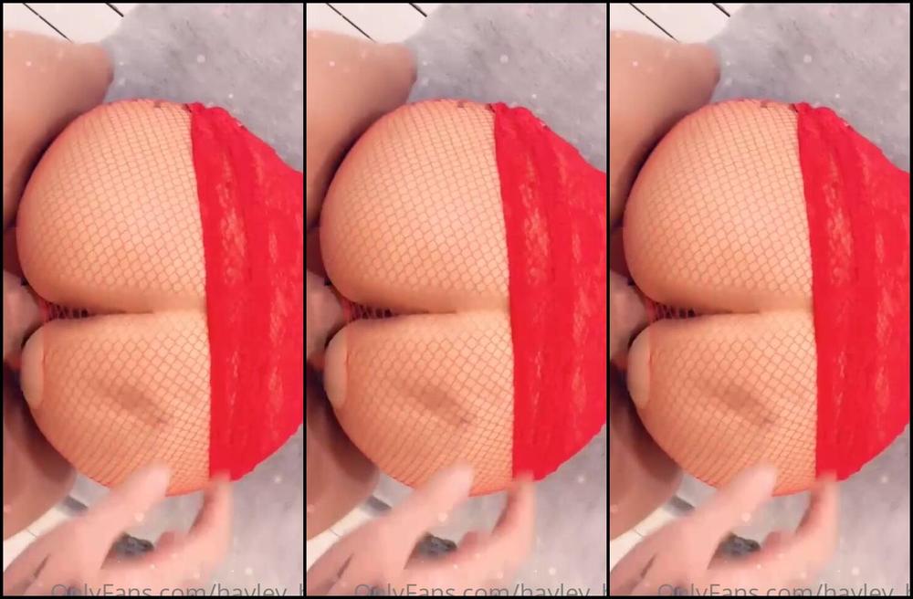 Hayley B Getting Ready For Santa Tag