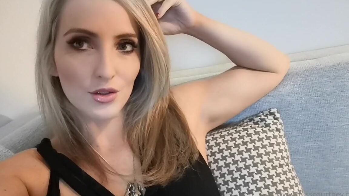 Misscourtneym Onlyfans Out For Dinner With Mr C Tonight Whats Your Job While We Are Out Enjoying Ourselvesp