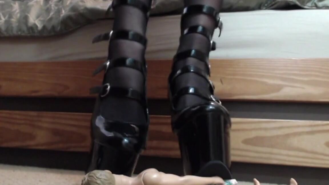 Tigger Rosey Tiny Man Bone N Ball Crush