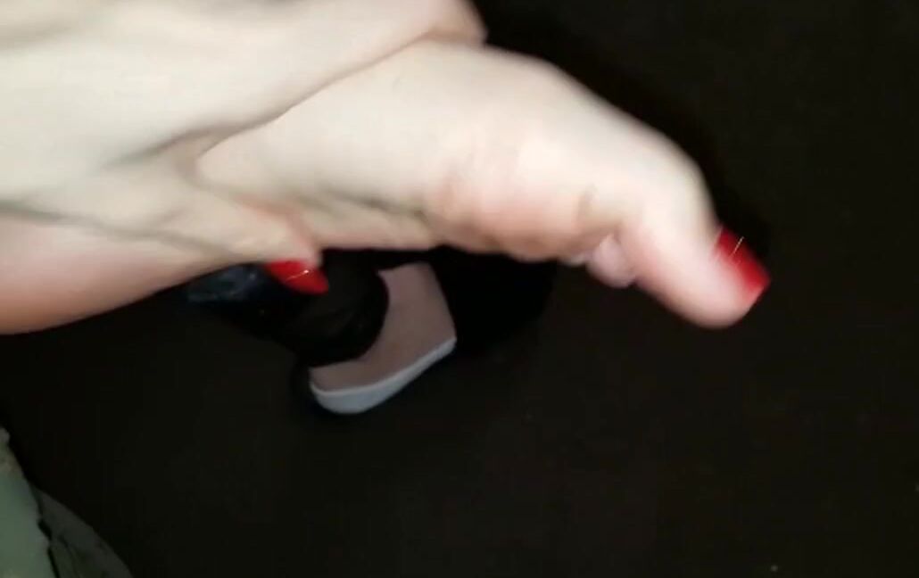 Camilla Rubs Cream into her Soles and Lets you Watch_Camilla Tootsie PornHubPremium