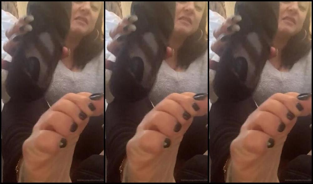 Goddessmonica00W Onlyfans Smelly Flats Joi Per Your Requestp