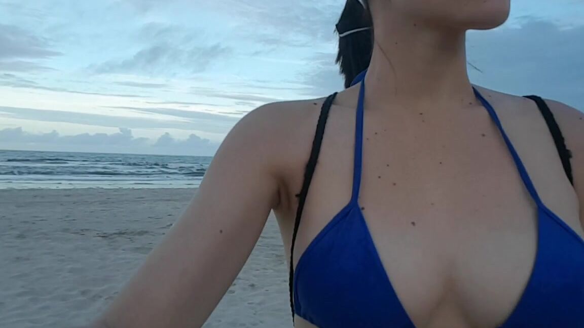 Sweet teen enjoying with lovense on public beach Manyvids