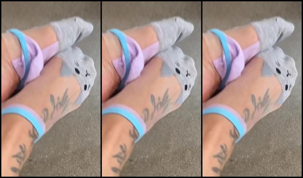Thefantasychest Onlyfans The Sock Rodeo Part 28 Hello Kitty How Freaking Cute Are These Socks That Were Gifted To Me T 1P