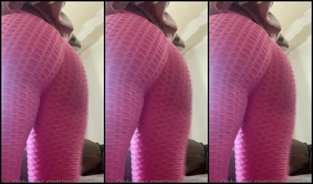 Goddess Nixie Nicknamed Goddessnixie Onlyfans I Need A Seat Are You Available To Be My Human Furniture