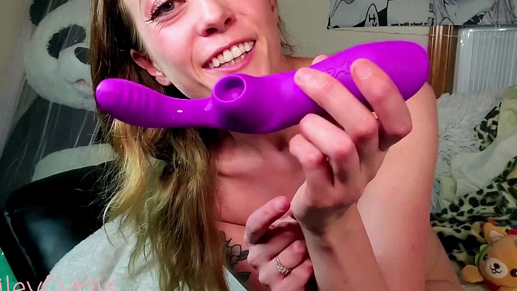 Riley Cyriis My New Clit Sucking Toy